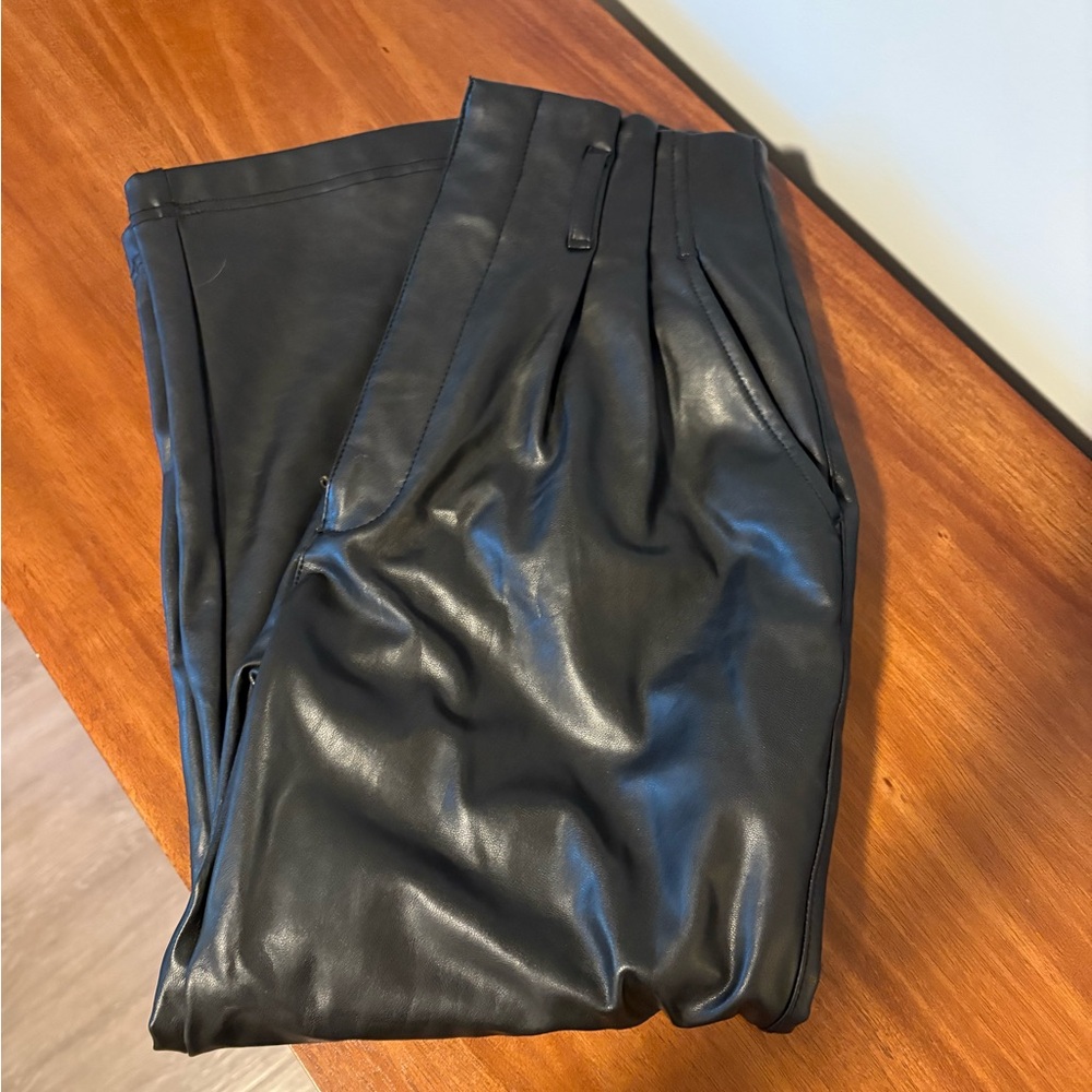 Abercrombie Faux Leather Crop Pants | XS